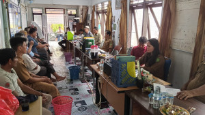 Rapat Tentang Pembangunan Desa Tanggal 14 April 2025 di Kantor Desa Long Lees